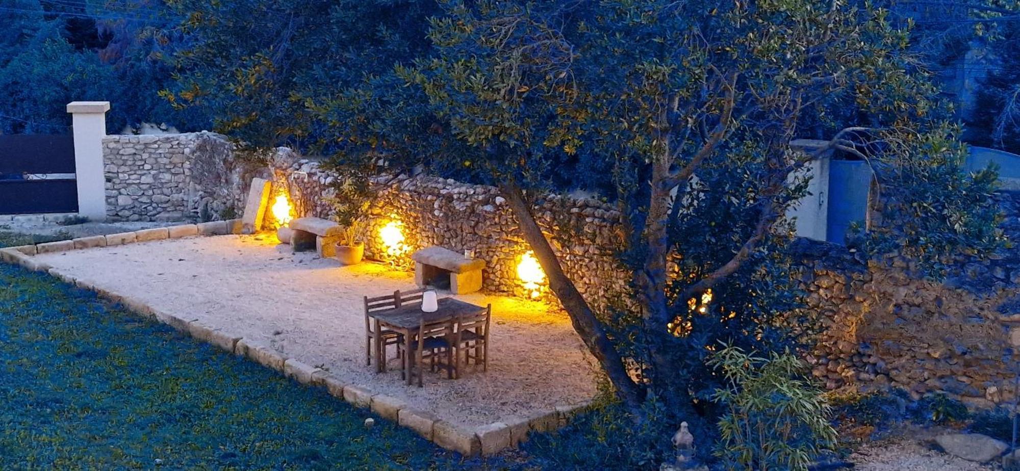 Appartement Dans Un Mas Provencal Renove Saint-Hilaire-dʼOzilhan Exterior foto